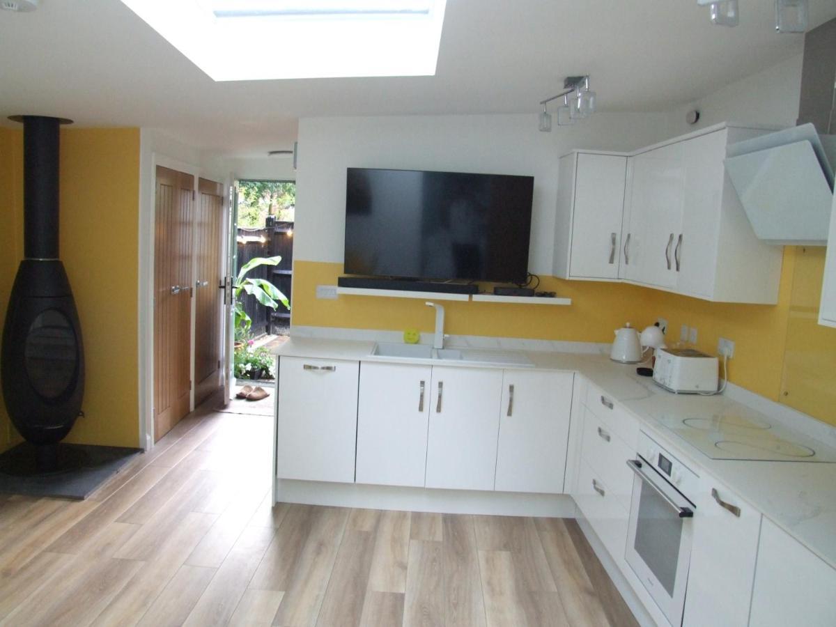 Charming Woodland Lodge 2 Person 1 Bedroom เกรทยาร์มัธ ภายนอก รูปภาพ