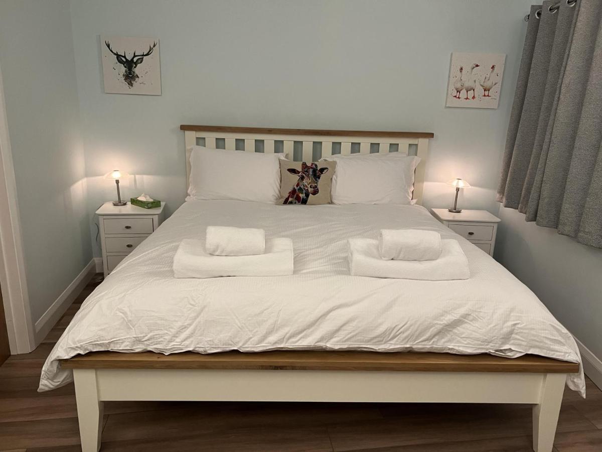 Charming Woodland Lodge 2 Person 1 Bedroom เกรทยาร์มัธ ภายนอก รูปภาพ